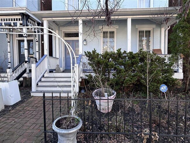 Photo - 2235 Venable St