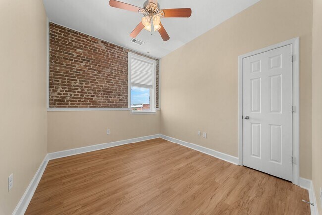 Photo - 51 E Main St