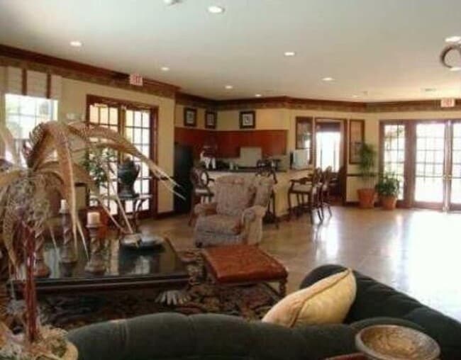 Photo - 5005 Wiles Rd