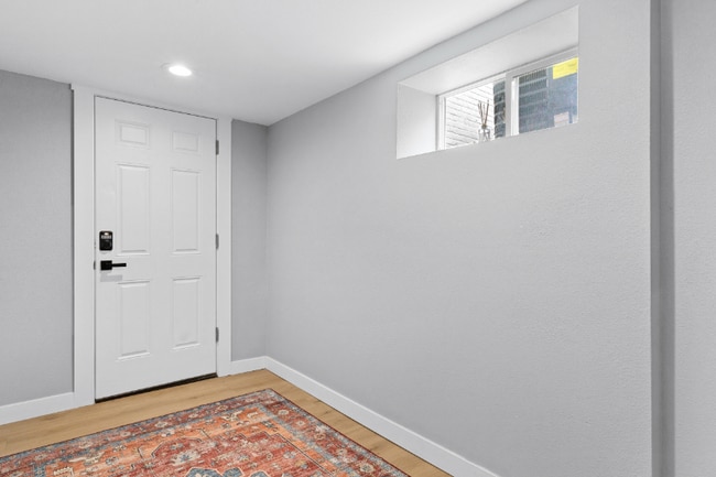 Photo - 3220 Albion St