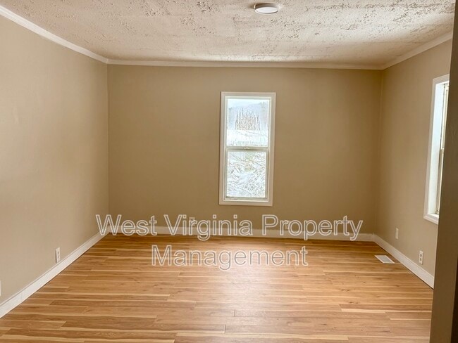 Photo - 172 Sullivan Rd