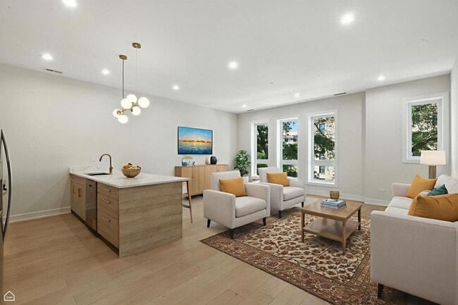 Photo - 4629 S Michigan Ave Unit 3