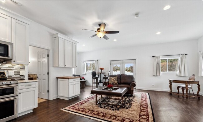 Photo - 101 W Main St