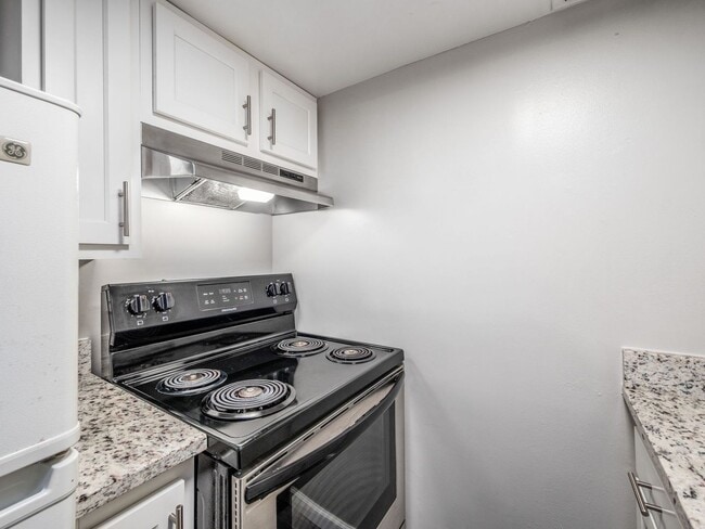 Photo - 60-76 W. 8th Avenue