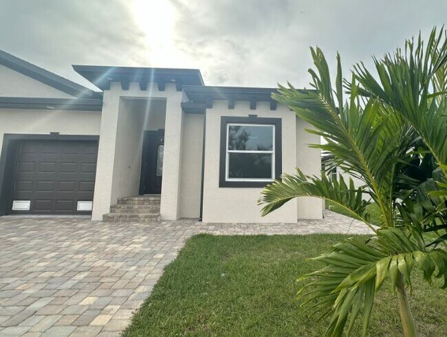 Photo - 55 Boundary Blvd