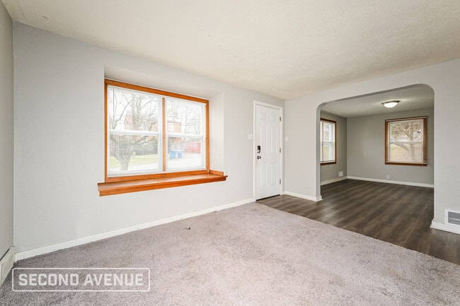 Photo - 154 Collins Dr