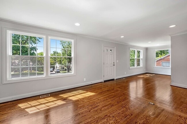 Photo - 5656 Kendall Dr