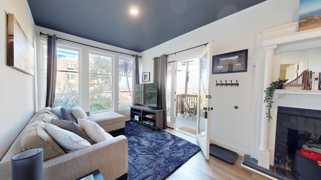 Building Photo - 237 Greenwich St