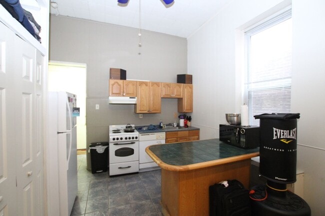 Photo - Beautiful Studio in Rittenhouse square. Unit 2R