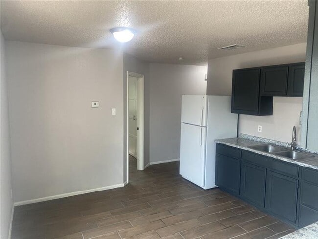 Photo - 1407 Churing Dr