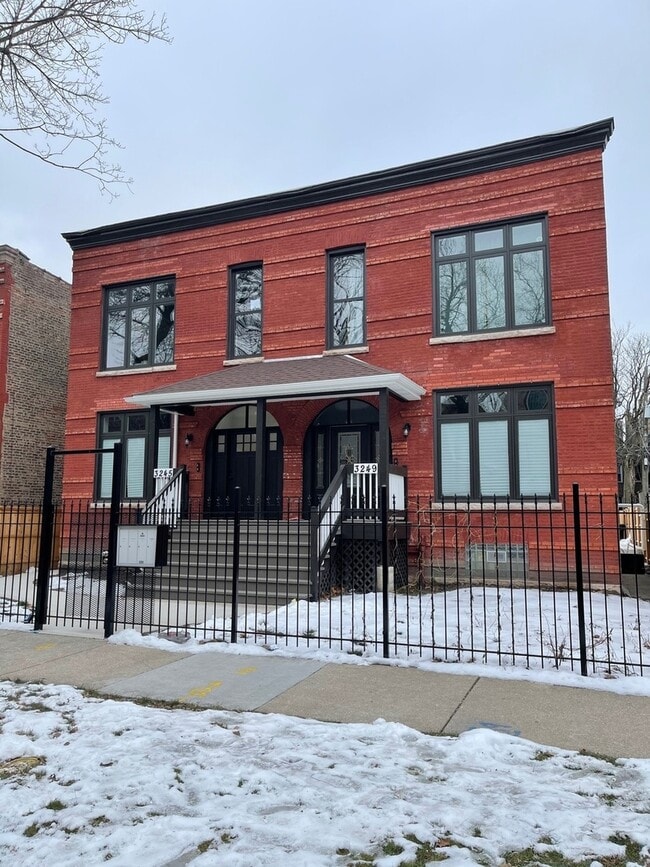 Building Photo - 3249 W Pierce Ave Unit 2 Rental
