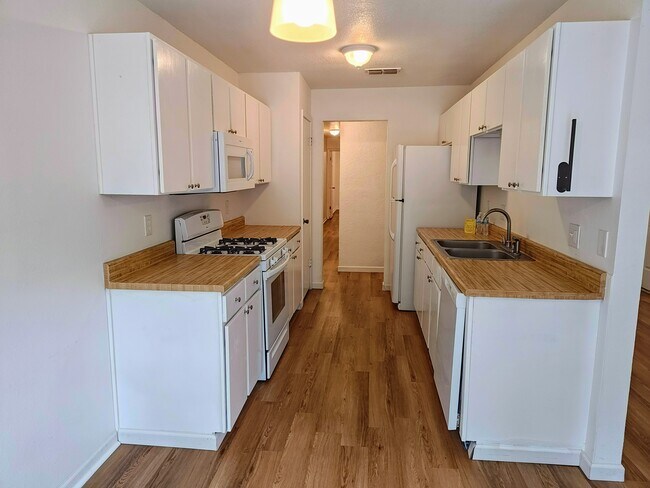 Photo - 1222 Royal Crest Dr