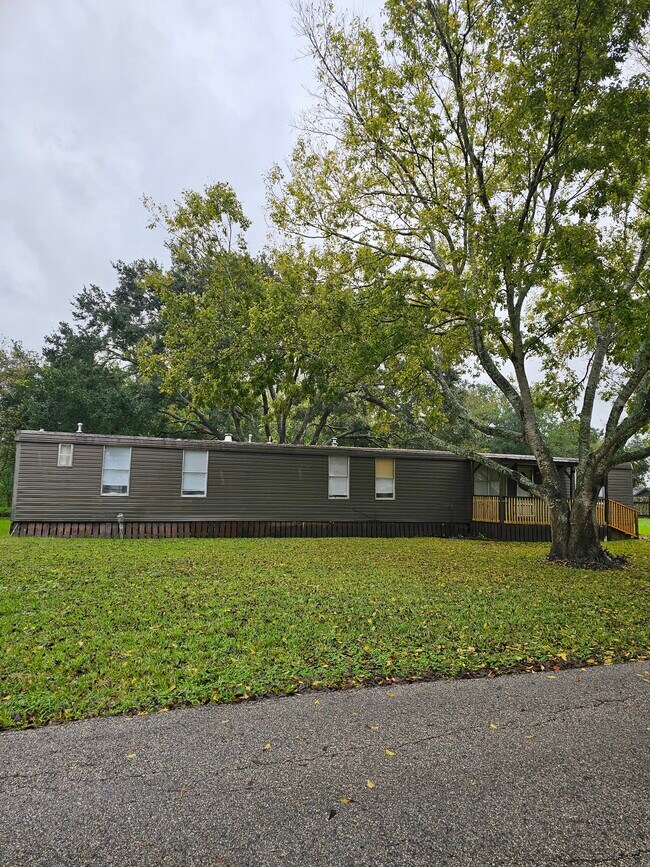 2267 FM 1462 Rental For Rent in Alvin, TX