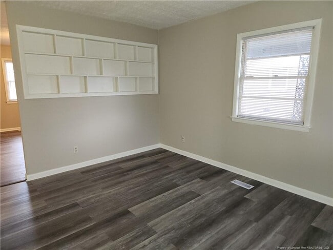 Photo - 318 Longhorn Dr