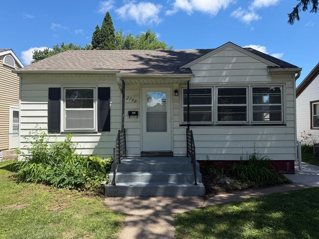 Building Photo - 2758 Bellevue Ave