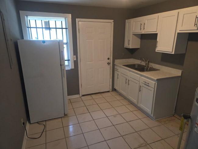 Photo - 1277 W 27th St Unit 1