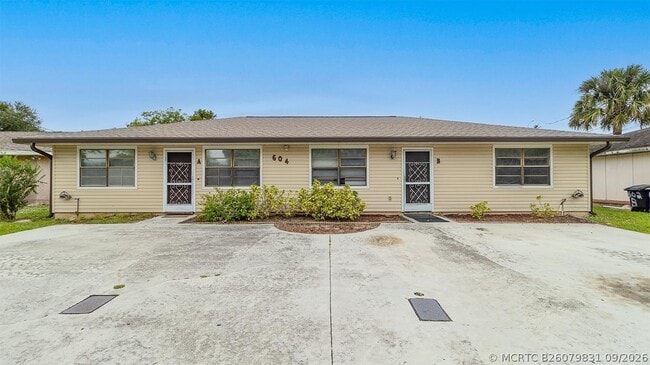 604 Roselyn Ave Unit A