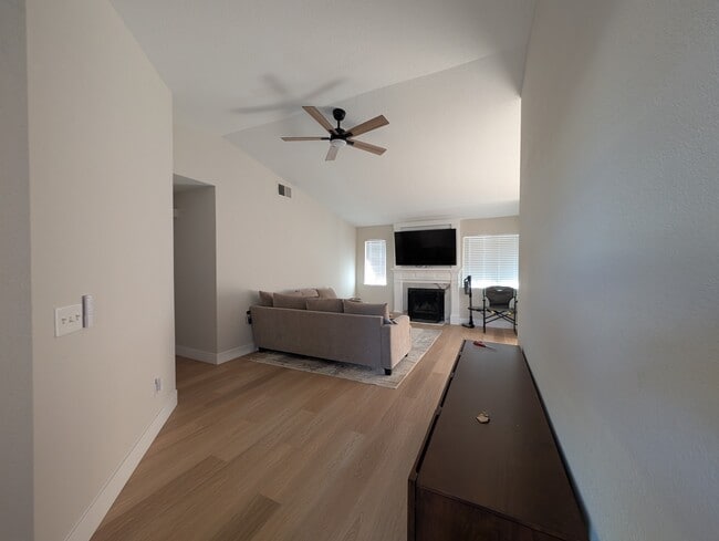 553 Oakborough Ave