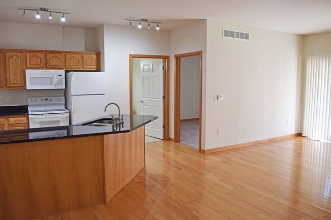 Photo - Crowwood Pointe by Royse + Brinkmeyer