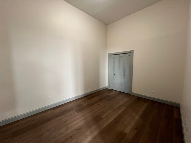 Photo - 160 Seabury St Unit 17