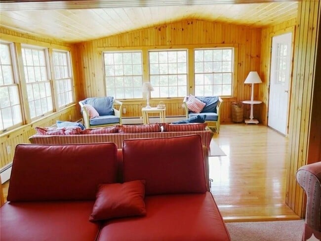 Photo - 140 Treasure Rd