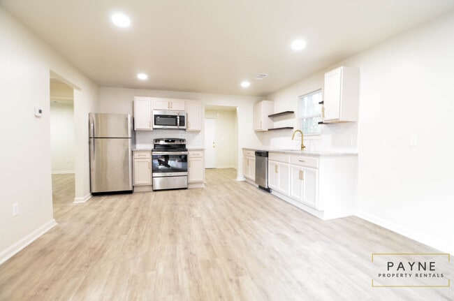 Photo - 1210 Zuber St