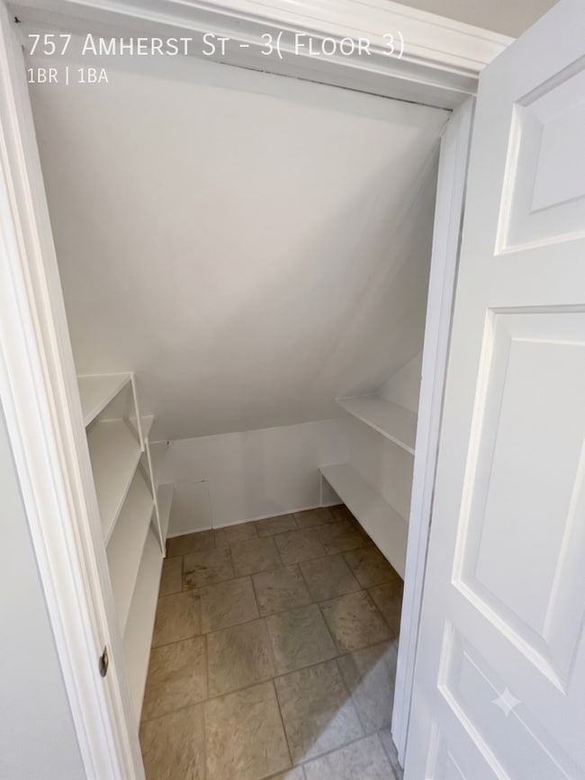 Photo - 757 Amherst St Unit 3( Floor 3)