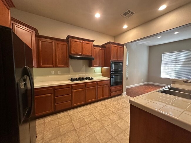 4333 Reveil Ln