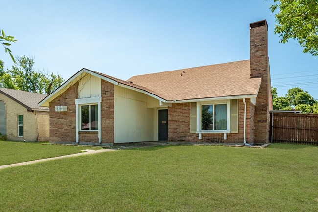 Building Photo - 2930 Lancer Ln
