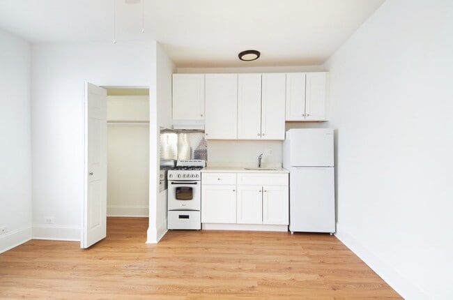 Photo - 5433 N Kenmore Ave Unit 303