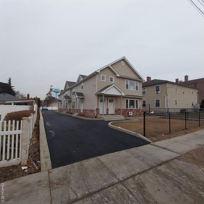 Building Photo - 343 Jackson St Unit 5