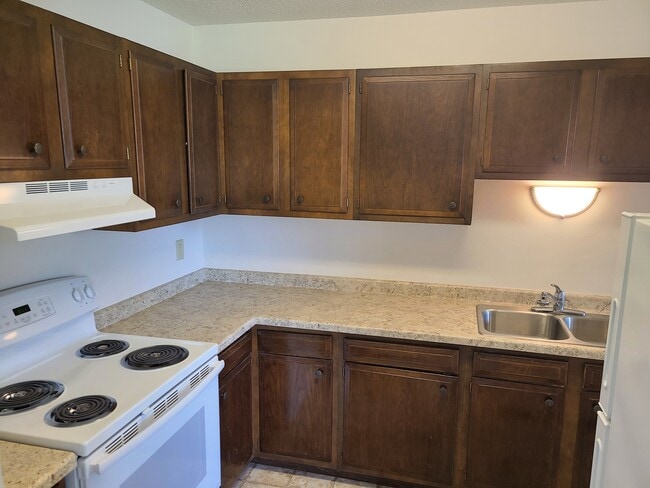 Photo - 644 2nd Ave E