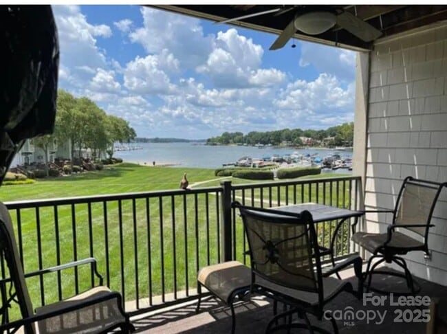 Building Photo - 18701 Nautical Dr Unit 203