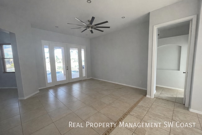 Photo - 816 Grand Rapids Blvd