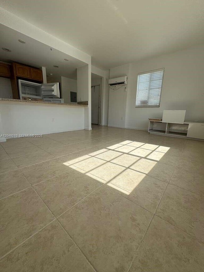 Photo - 7130 Rue Versailles Dr Unidad 6