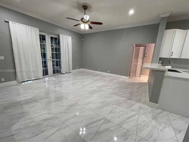 5263 SW 34th Way