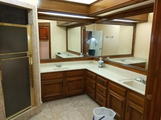 Bathroom - 601 N 16th St Apartment Unit 601