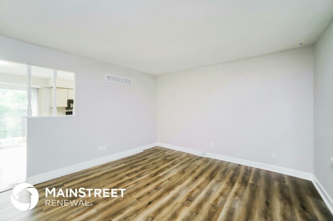 Photo - 409 N E Sharon St