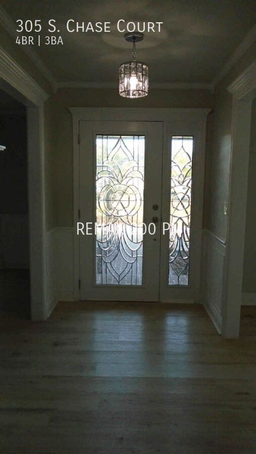 Photo - 305 S Chase Ct