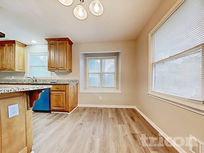 Photo - 546 Candlewick Ln NW