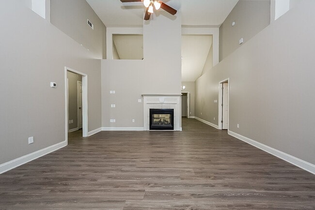 Photo - 4060 Springvale Way