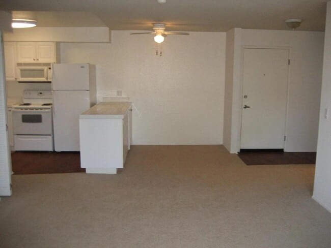 Building Photo - 6955 Alvarado Rd Rental