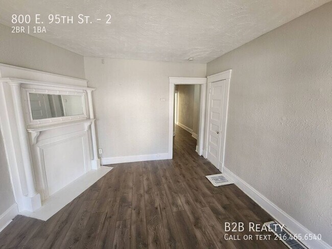 Building Photo - 800 E 95th St Unit 2