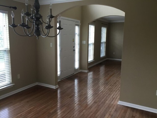 821 Hidden Glen Ln