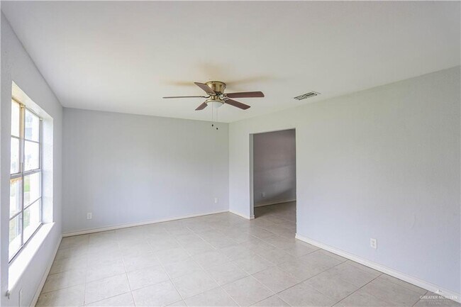 Photo - 720 E Sugarcane Dr