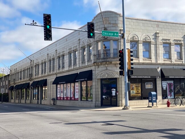 Building Photo - 811 N Harlem Ave