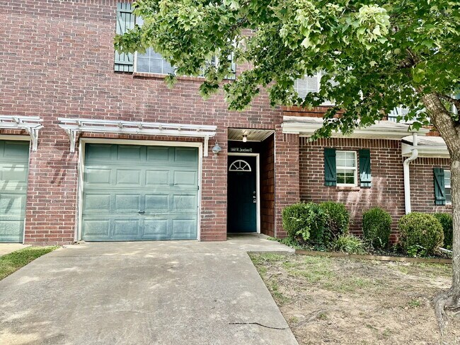 Photo - 1460 W Jct St Unit 2