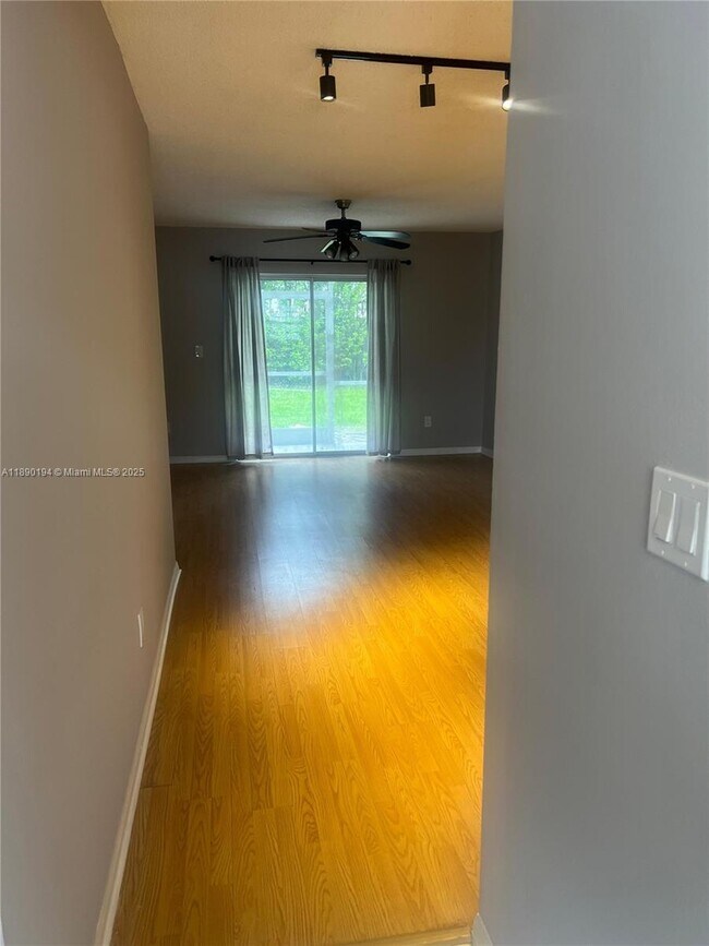 Photo - 438 NE 210th Cir Terrace Unit 1024B