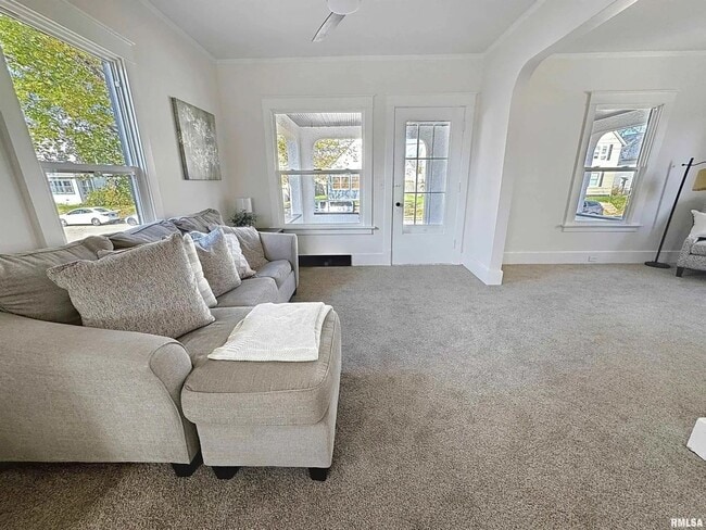 Photo - 3 Bedroom Rental in Moline