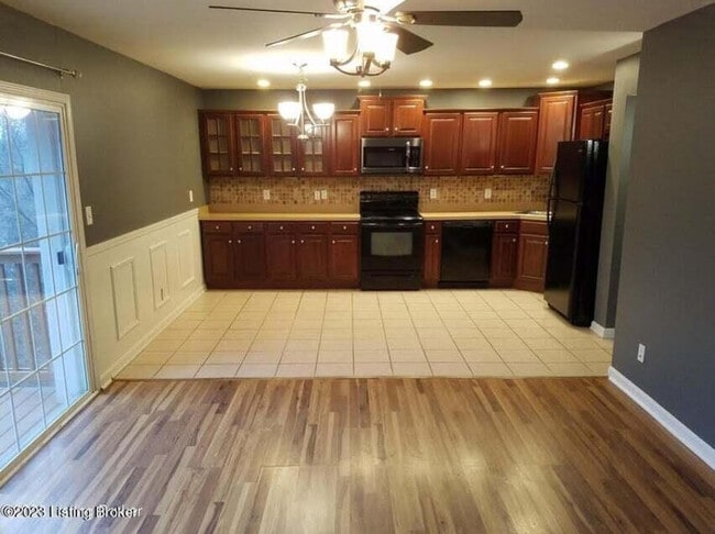 Building Photo - 731 N Hite Ave